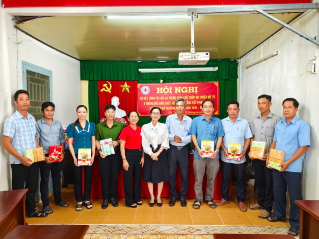 Sơ kết công tác hội và phong trào chữ thập đỏ huyện Mỹ Tú 6 tháng đầu năm 2025