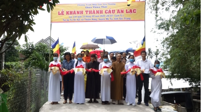 Xã Thuận Hưng tổ chức khánh thành 2 cây cầu giao thông nông thôn