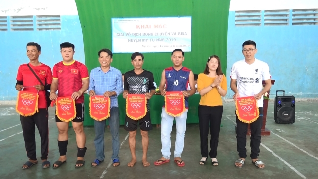 Khai mạc giải Vô địch Bóng chuyền nam huyện Mỹ Tú năm 2019