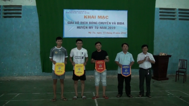 Bế mạc giải vô địch bóng chuyền nam huyện Mỹ Tú năm 2019
