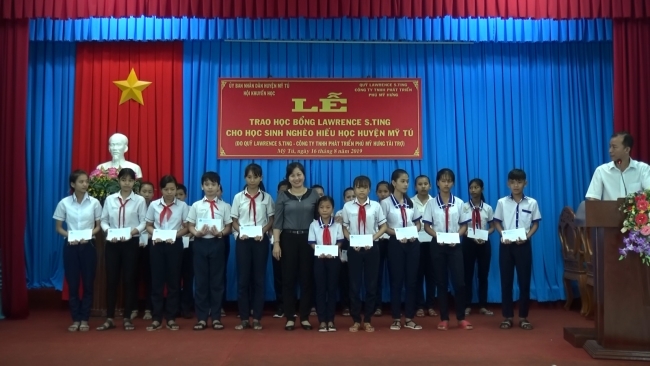 Mỹ Tú: Trao 50 suất học bổng Lawrence S.Ting  cho học sinh nghèo hiếu học