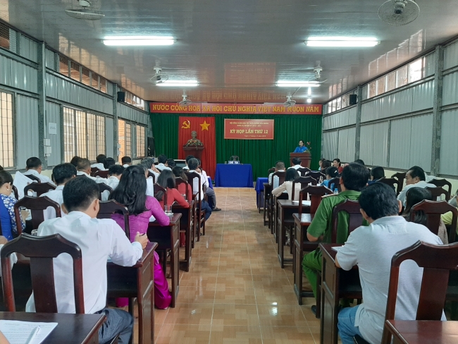 Kỳ họp lần thứ 12 HĐND thị trấn Huỳnh Hữu Nghĩa