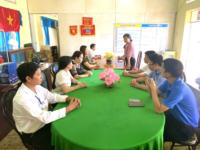 Lãnh đạo huyện Mỹ Tú thăm và chúc mừng Đài Truyền thanh huyện  nhân Ngày Báo chí cách mạng Việt Nam