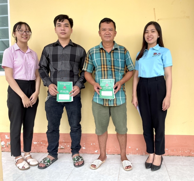 Ngân hàng CSXH huyện Mỹ Tú giải ngân 110 triệu đồng hỗ trợ thanh niên khởi nghiệp