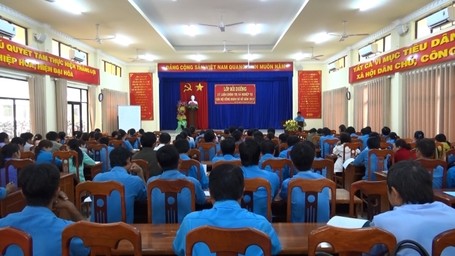 Lớp bồi dưỡng lý luận chính trị và nghiệp vụ cho cán bộ công đoàn cơ sở năm 2019
