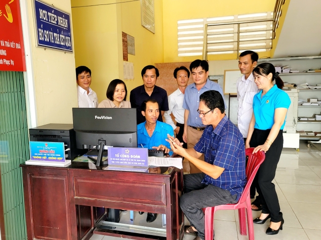 Hướng dẫn mở tài khoản dịch vụ công trực tuyến tại xã Mỹ Phước và xã Long Hưng 