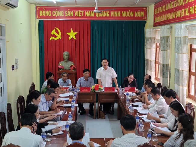 Đoàn công tác Huyện ủy kiểm tra tình hình chính trị xã Long Hưng