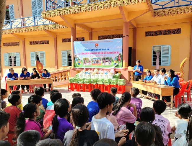 Mỹ Tú- Chương trình Sinh hoạt hè -Cùng em giữ gìn và phát huy bản sắc văn hóa dân tộc