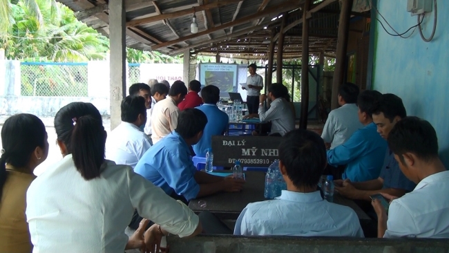 Hội thảo trình diễn mô hình nuôi tôm càng xanh toàn đực ghép tôm thẻ tại xã Mỹ Thuận