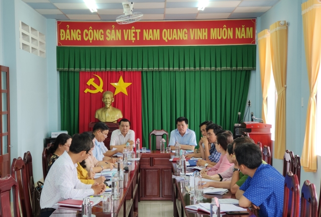 Đoàn kiểm tra của Ban chỉ đạo công tác Bầu cử Huyện ủy Mỹ Tú có buổi kiểm tra công tác bầu cử tại xã Hưng Phú
