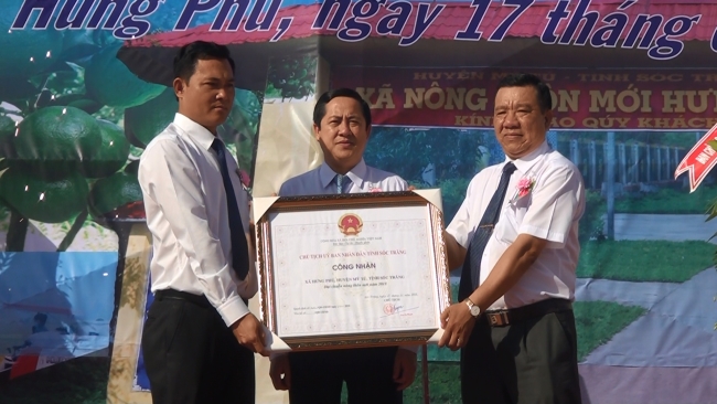 Xã Hưng Phú đón nhận bằng đạt chuẩn Nông thôn mới