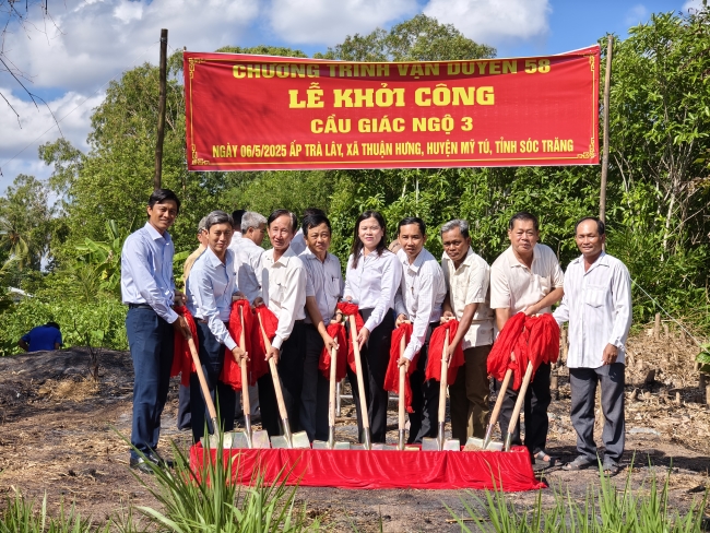 Lễ khởi công cầu Giác Ngộ 3 tại xã Thuận Hưng