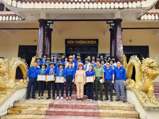Tuyên dương mô hình tiêu biểu và thanh niên tiên tiến làm theo lời Bác năm 2025
