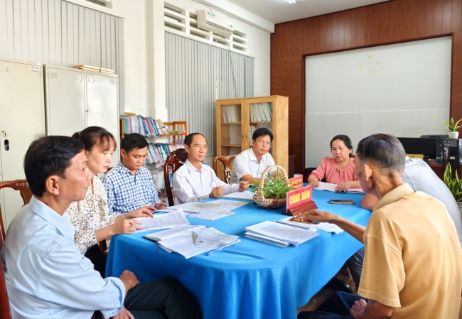 Chủ tịch UBND huyện Mỹ Tú tiếp và làm việc theo yêu cầu của Công dân
