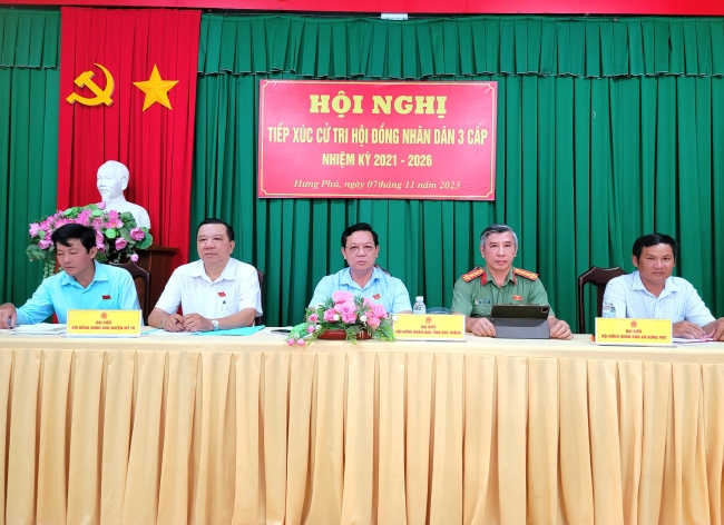 Hội đồng nhân dân 3 cấp tiếp xúc cử tri tại xã Hưng Phú