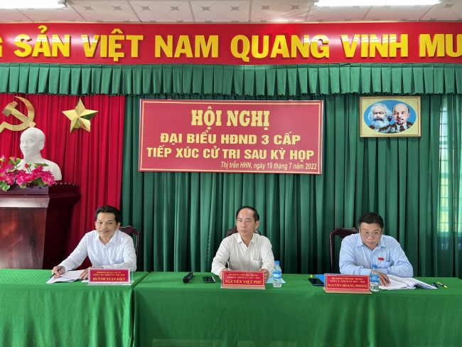 Đại biểu HĐND 3 cấp tiếp xúc cử tri xã Long Hưng và thị trấn Huỳnh Hữu Nghĩa